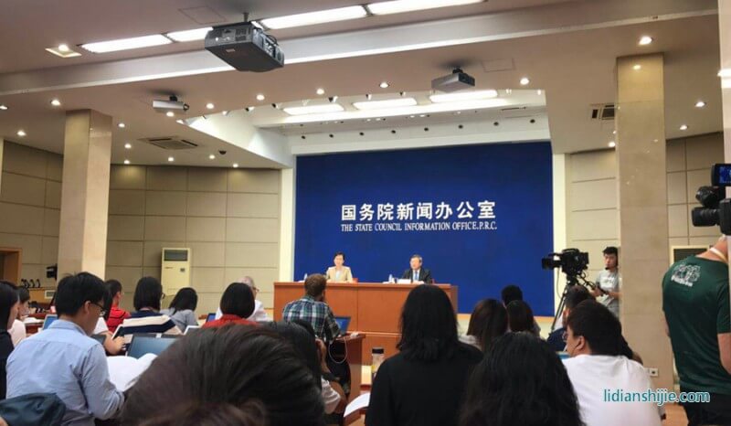 國務(wù)院新聞辦公室28日發(fā)表《中國與世界貿(mào)易組織》白皮書 國務(wù)院新聞辦公室28日發(fā)表《中國與世界貿(mào)易組織》白皮書