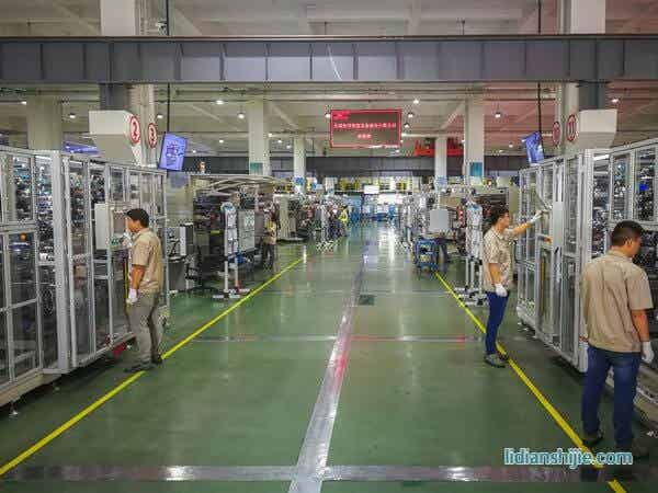 先導智能裝配車間 先導智能裝配車間