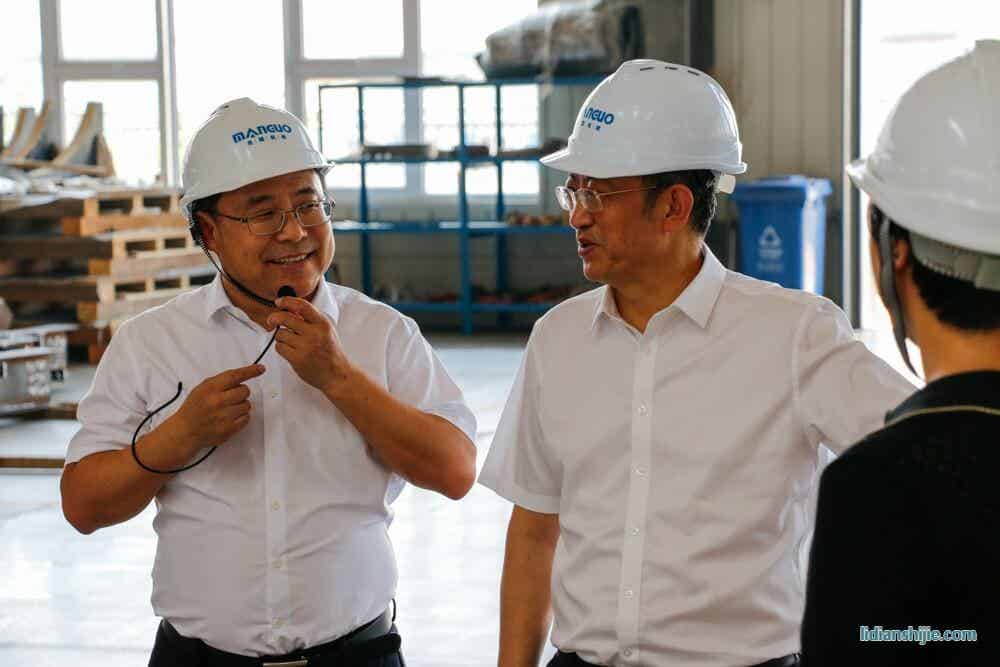 秦皇島市長(zhǎng)蒞臨曼國(guó)裝備調(diào)研指導(dǎo)工作